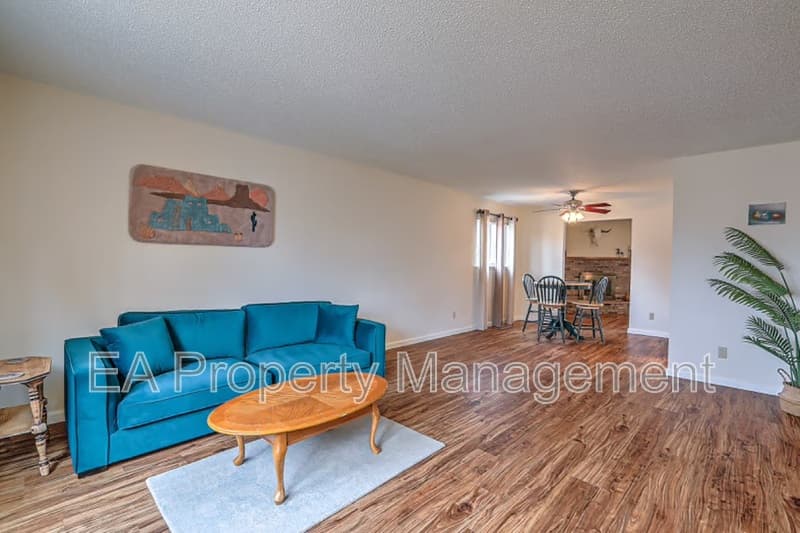 Albuquerque House: 9308 Gutierrez Rd NE