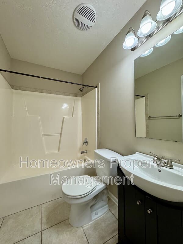Raeford House: 114 Edisto Ct