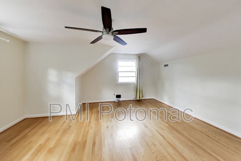 Silver Spring House: 11714 College View Drive