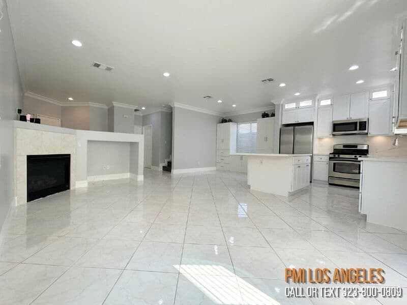 Pacoima House: 12445 Sonoma Drive