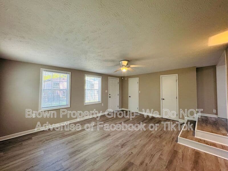 Fayetteville House: 5143 Longbranch Dr