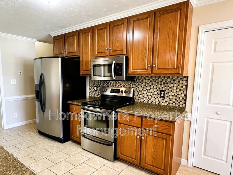 Fayetteville House: 3510 Harbison Ct