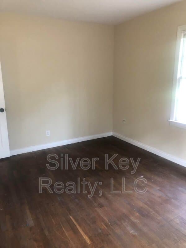 Athens Condo: 505 Guille Street