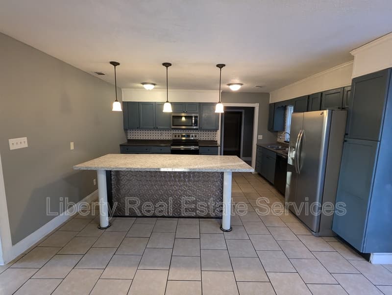 Hinesville House: 599 Olive St