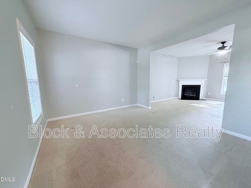 Holly Springs House: 536 Gooseberry Dr