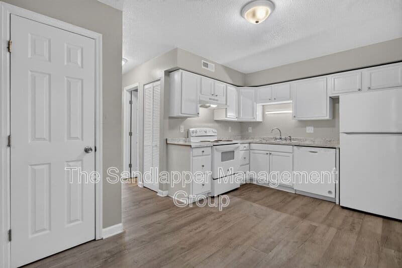 Summerville Townhome: 126 Langley Drive