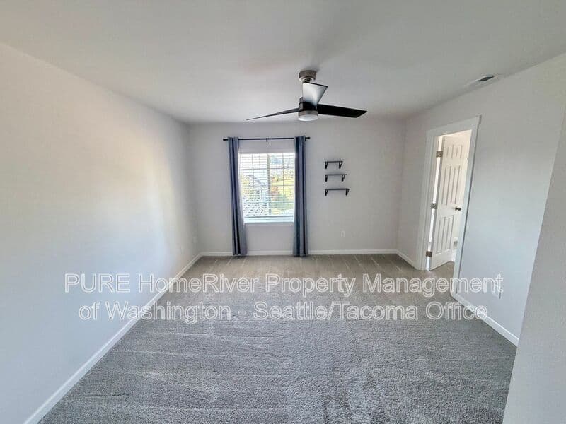 Lacey House: 5445 50th Loop SE