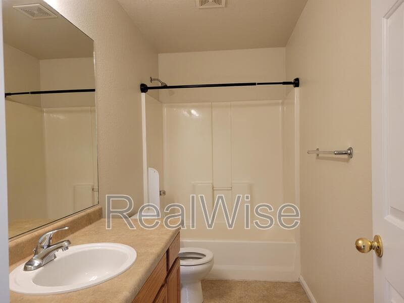 Grants Pass House: 224 Henderson Ln