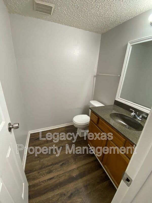 CLEBURNE Condo: 1503 N Nolan River Rd