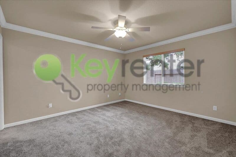 Roseville House: 1682 Loon Lake Street