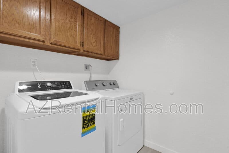 Tempe Condo: 819 N College Ave #I-121