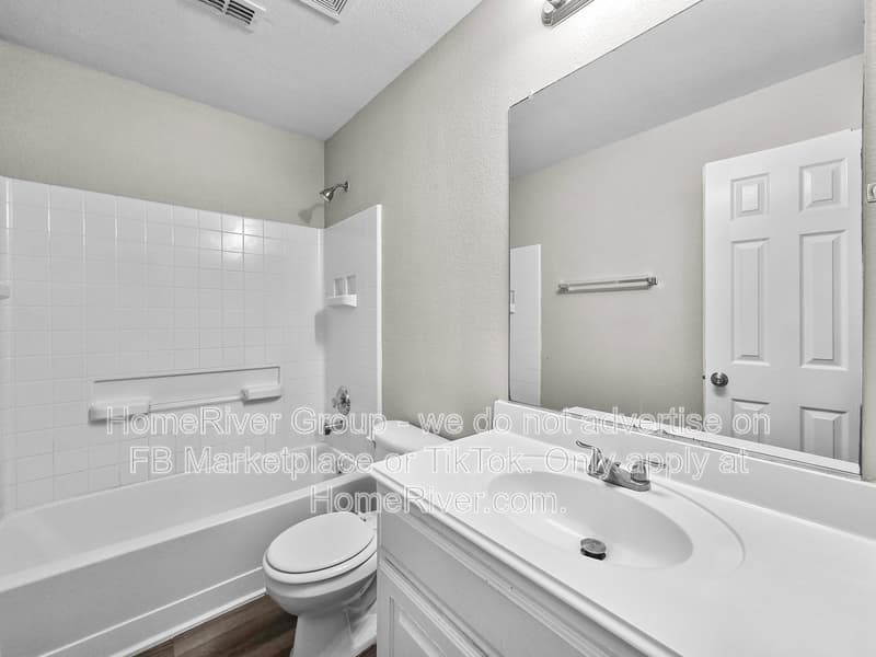 Fort Worth House: 1240 Pepperidge Ln
