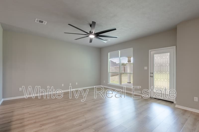 Huntsville House: 3722 Sage Ln