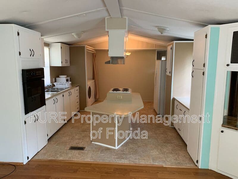 Ocala House: 5401 SE 28th Ct