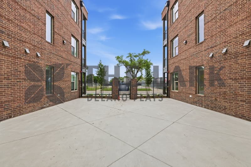 Wichita Condo: 721 West Maple Street Bldg 1000 Apt 312 - 1