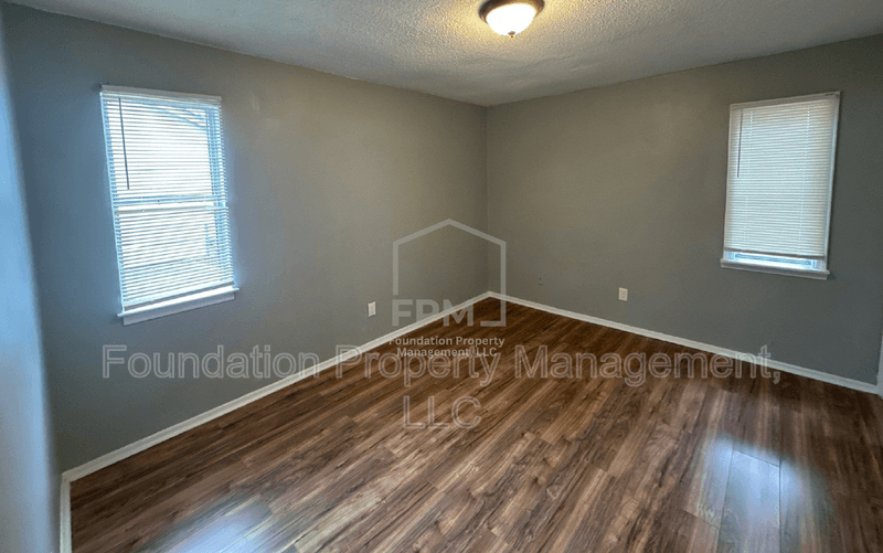 Memphis House: 687 Creekstone Circle