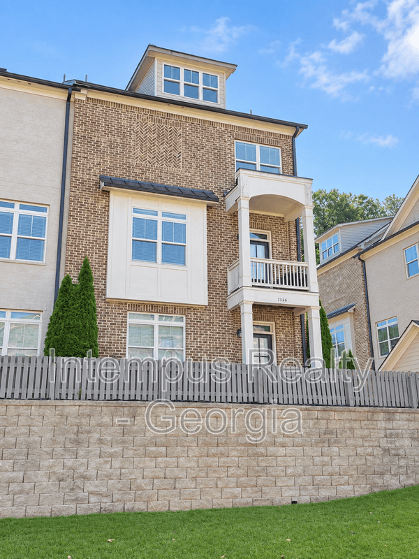 Smyrna House: 1260 Stone Castle Cir SE