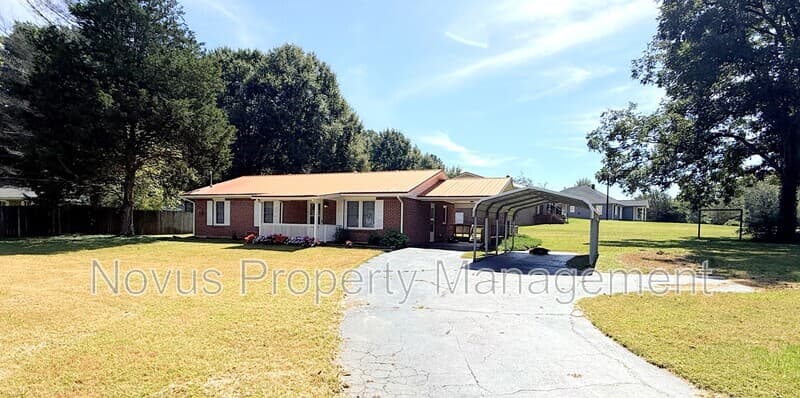 Bowdon House: 611 Mitchell Ave