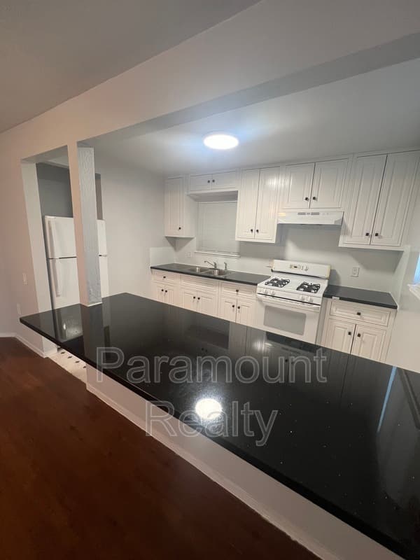 Richmond Condo: 171 22nd St.