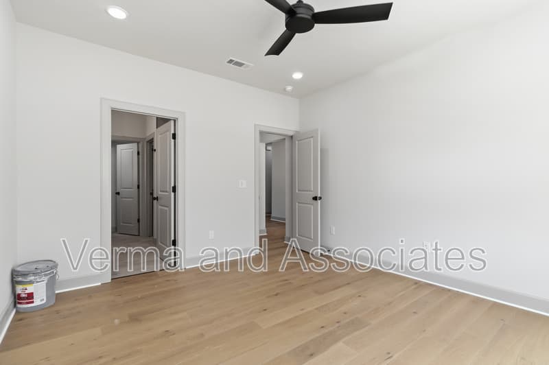 Centerton House: 1041 Whistler St