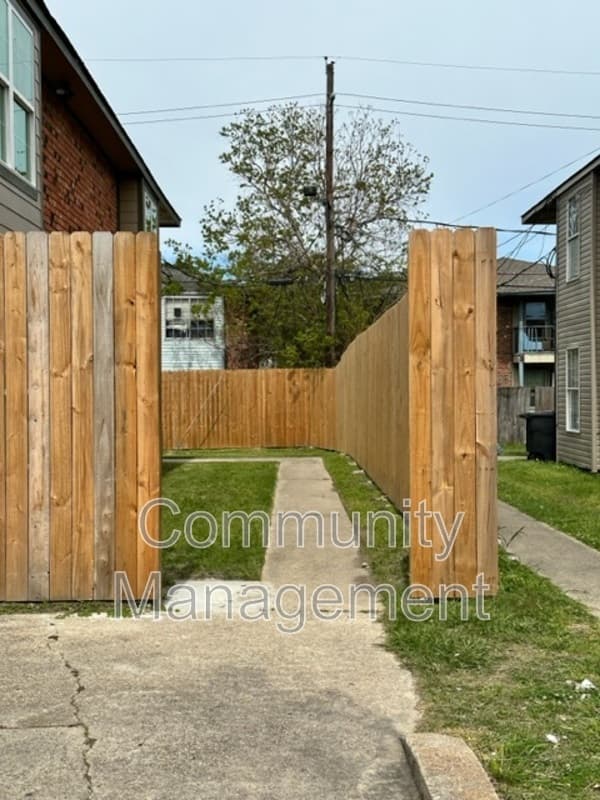 Baton Rouge Condo: 8219 Skysail Ave