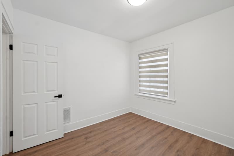 Royal Oak House: 214 West Twelve Mile Road