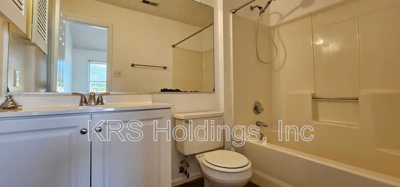 Hampton Townhome: 65 Dawn Lane