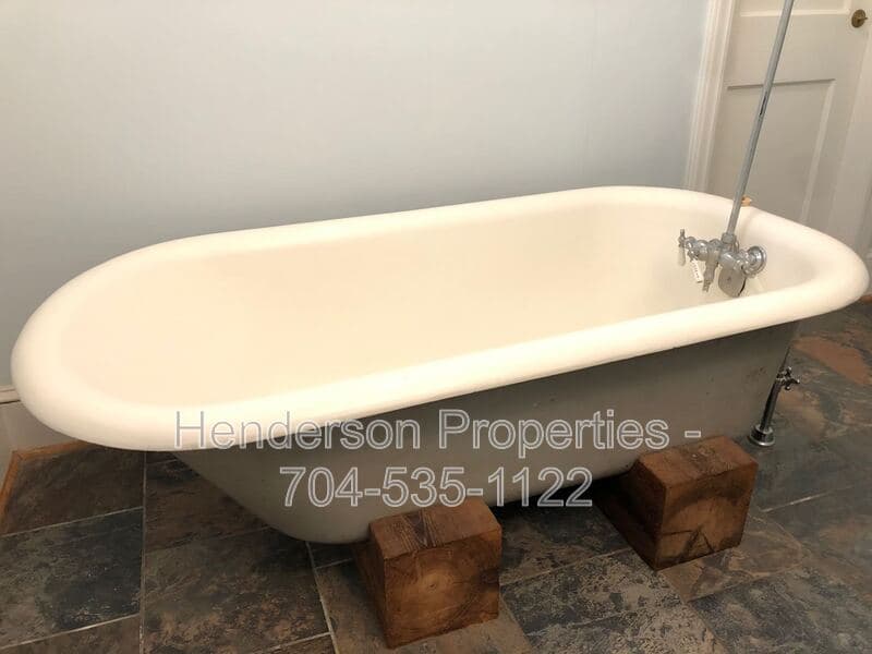 Charlotte House: 4229 Hiddenbrook Drive