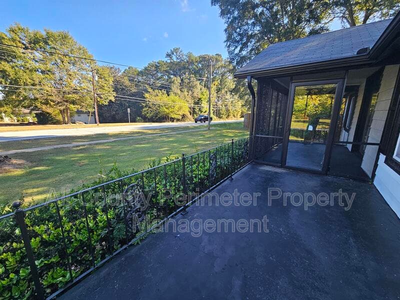 Athens House: 1965 Timothy Road
