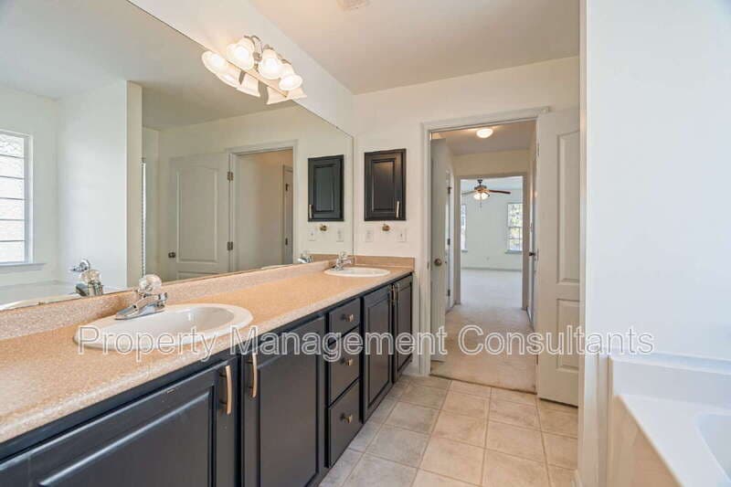 Madison House: 103 Acacia Trail Drive