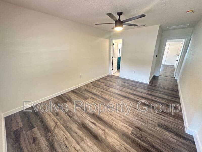 Orlando House: 1303 E Harding St