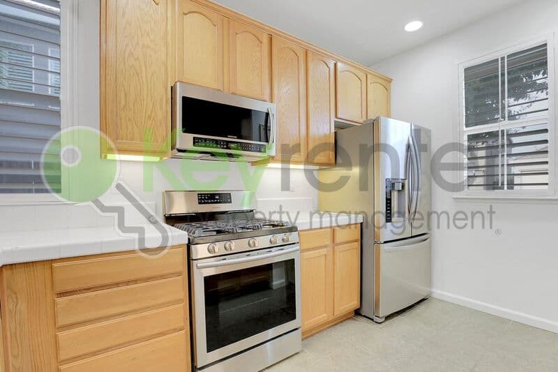 Roseville House: 1233 Manza Circle