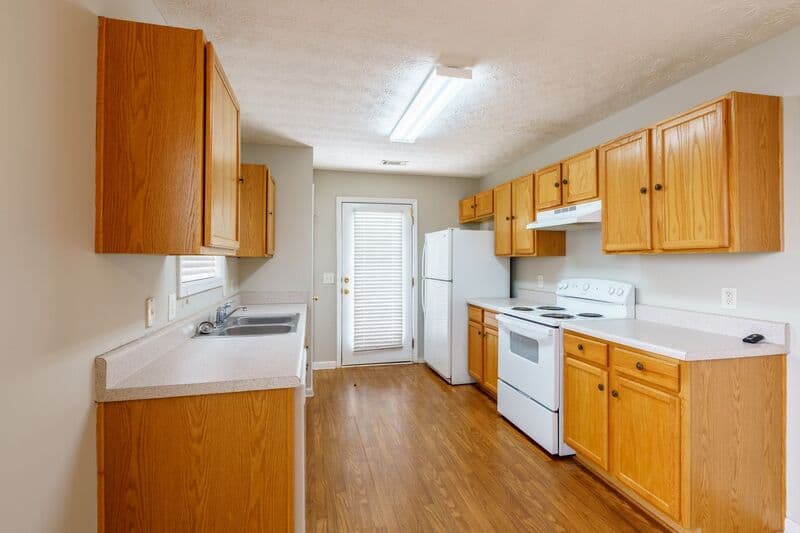 Athens House: 321 Samuel Clemens Way