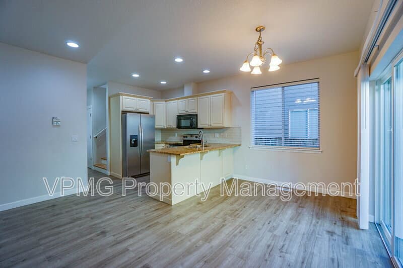 Vancouver Townhome: 2839 NE Stapleton Rd