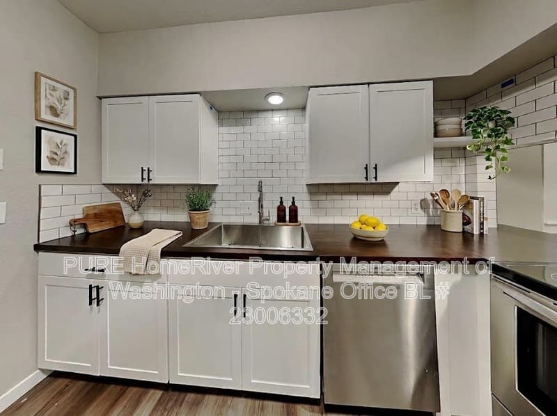 Spokane House: 1527 W 6th Ave