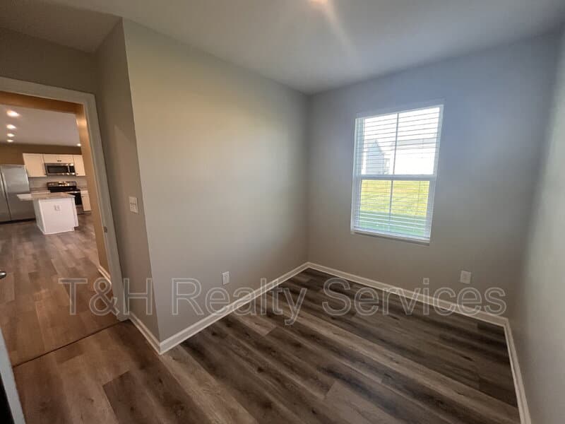 Ulen House: 854 McArthur Drive