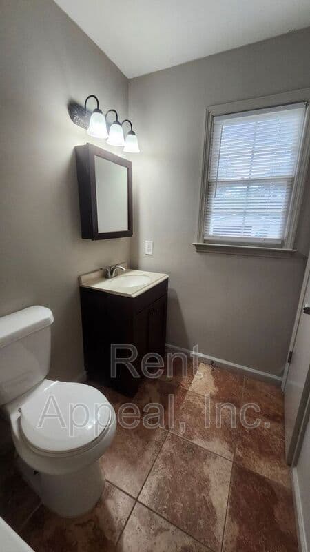 South Fulton House: 505 San Remo Ct