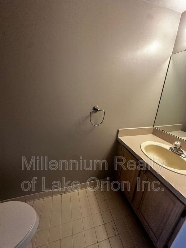 Chesterfield Township House: 50406 Bay Run S