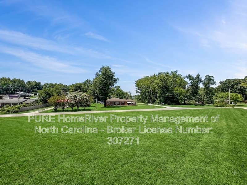 Thomasville House: 111 Weller Lane