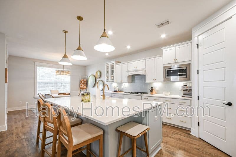 Mount Pleasant House: 2242 Tillage Street