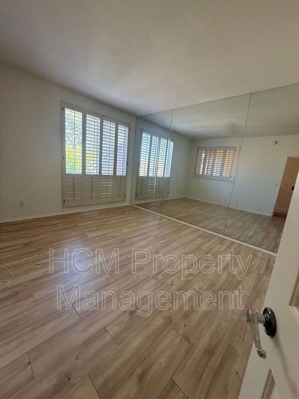 Anaheim House: 7776 E Portofino Ave