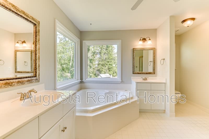Evans House: 4135 Fox Brush Drive