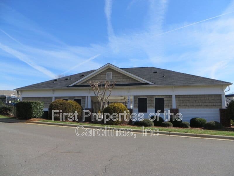 Lake Wylie Townhome: 2090 Shady Pond Dr.