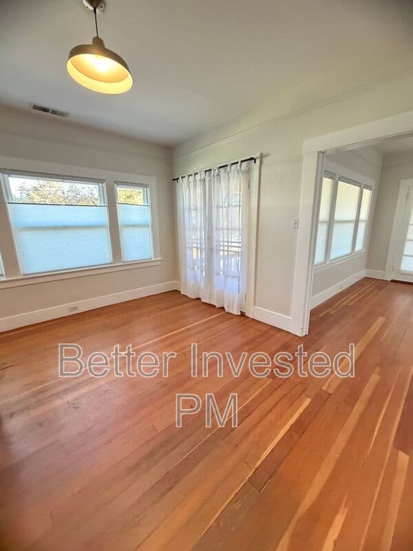 Ukiah House: 310 Low Gap Rd