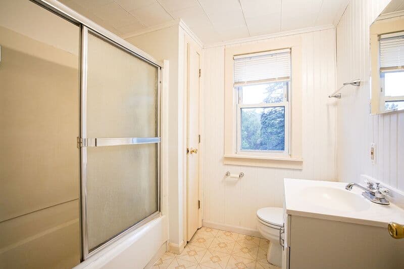 West Springfield Condo: 2385 Westfield St