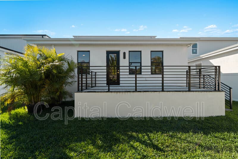 Sarasota House: 2345 Bahia Vista St