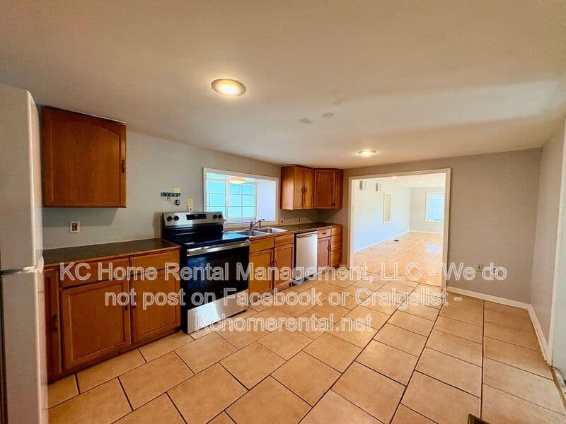 Kansas City House: 2817 West 41st Avenue