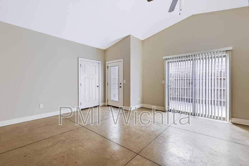 Derby Condo: 3418 E Aster St