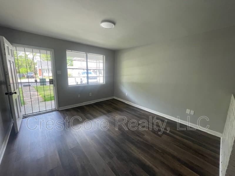 Memphis Condo: 3019 Carnes Ave
