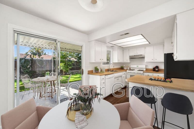 Costa Mesa Condo: 1787 Tustin Ave